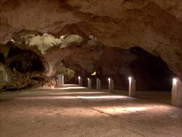 Green Grotto Caves, https://www.jamaica-reggae-music-vacation.com/Runaway-Bay-Jamaica-Activities.html