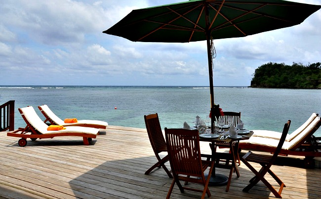 https://www.jamaica-reggae-music-vacation.com/Port-Antonio-Villa.html, Avalon Villa private ocean deck