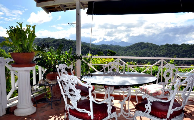 https://www.jamaica-reggae-music-vacation.com/Port-Antonio-Villa.html, The Fan Villa balcony