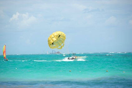 https://www.jamaica-reggae-music-vacation.com/Royal-Plantation-Ocho-Rios.html, Parasailing, Ocho Rios, Jamaica