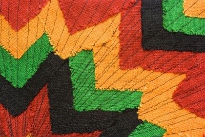https://www.jamaica-reggae-music-vacation.com/Rastafarianism.html, rasta color patch work - their meaning