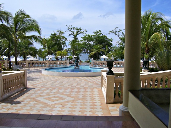 https://www.jamaica-reggae-music-vacation.com/Jamaica-Negril-Vacation.html, Riu Negril Lobby